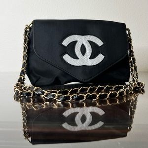 Precision makeup bag